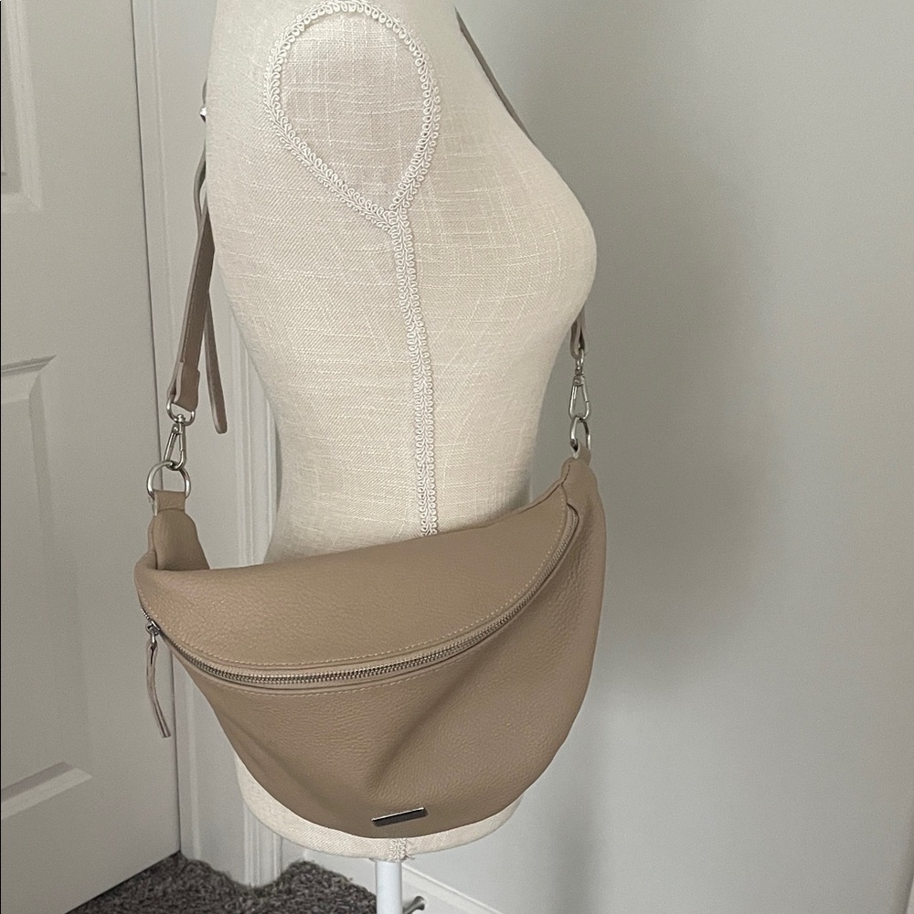 Elegant Tan Crossbody Bag